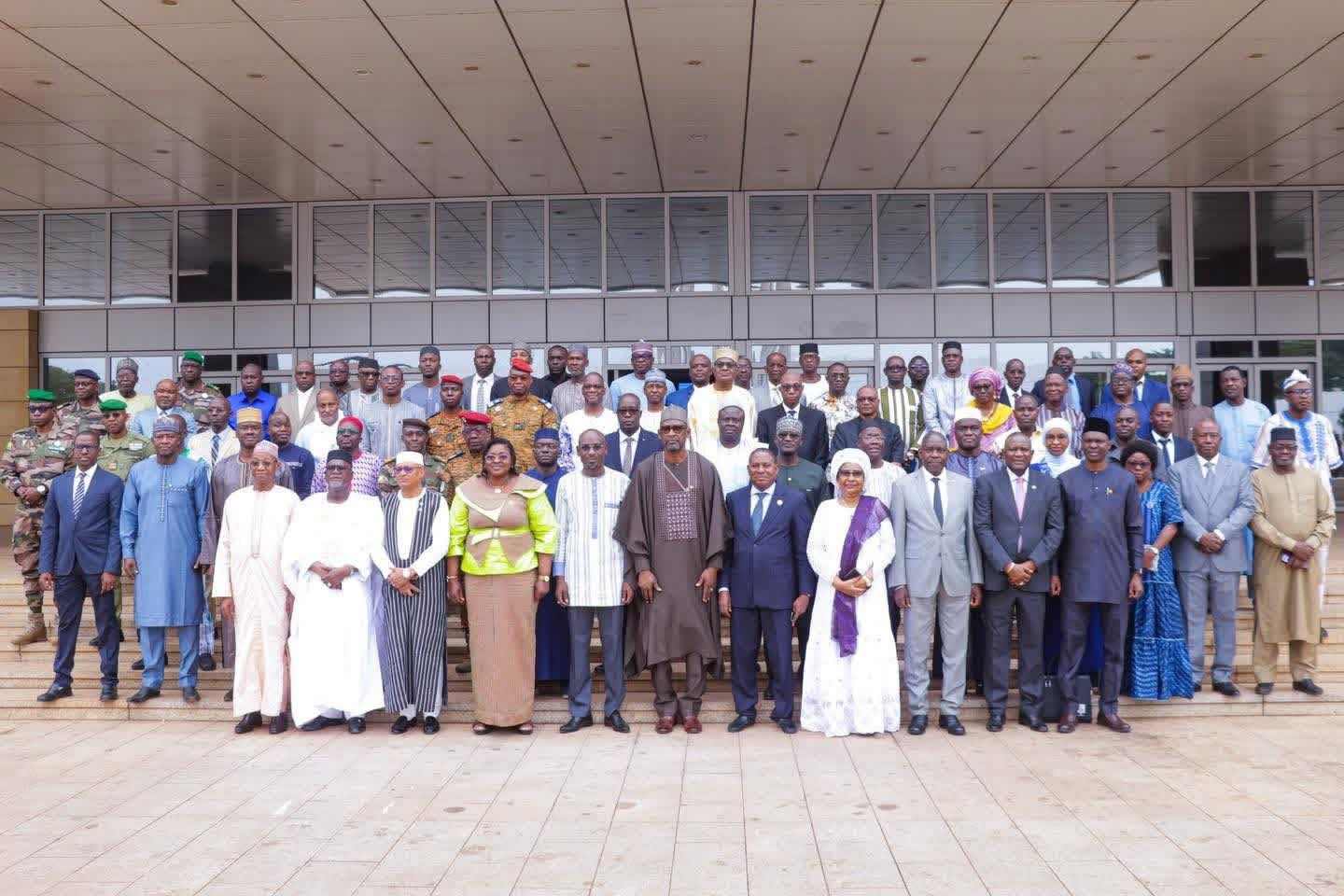 a bamako le niger le mali et le burkina faso renforcent leur coordination au sein de laes