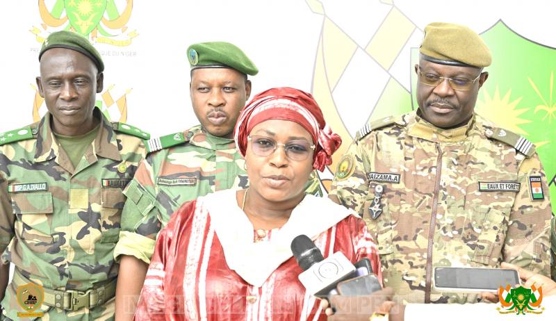 rencontre de haut niveau autour de lenvironnement dans lespace aes le president tiani recoit une delegation du mali et du burkina faso