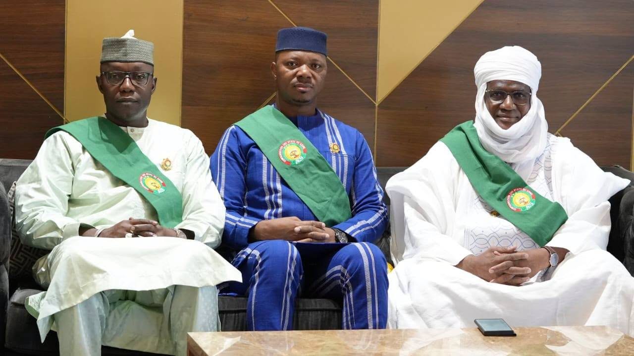 aes trois commissions mises en place pour la defense la diplomatie et le developpement a niamey