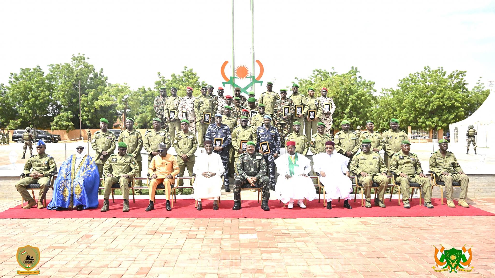 le general abdourahamane tiani preside la sortie de la premiere promotion de lecole de guerre du niger