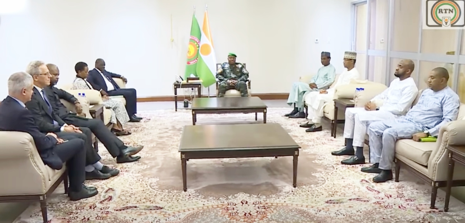 le president abdourahamane tiani recoit le vice president de la banque mondiale un partenariat reaffirme au service du developpement du niger