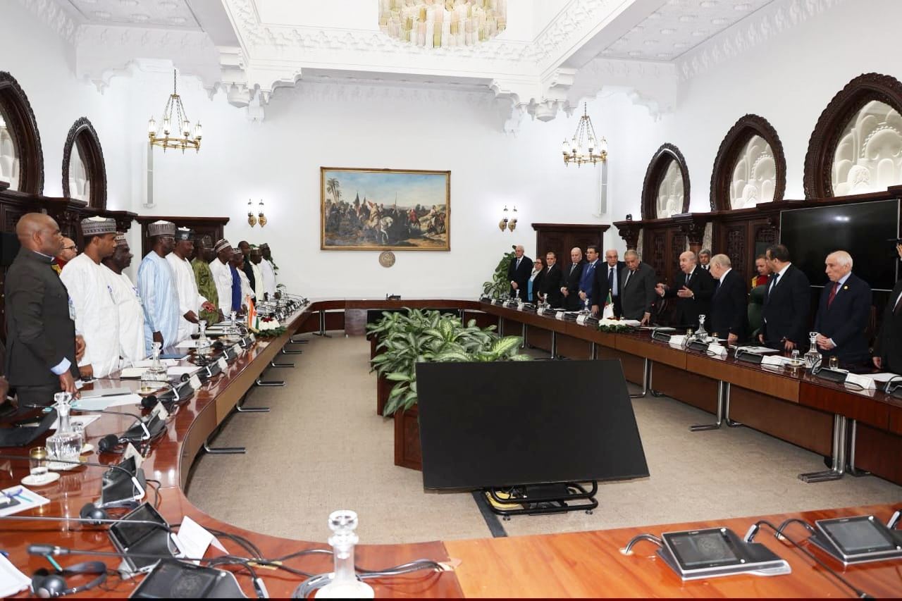 niger algerie diplomatie au sommet et ecoute de la diaspora nigerienne au programme