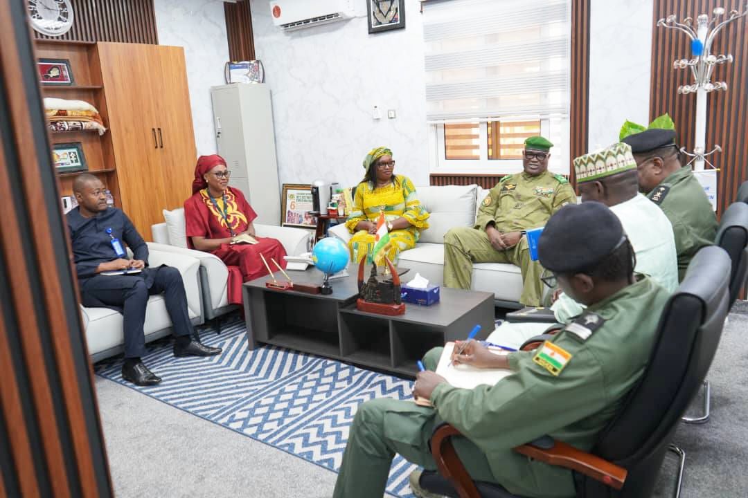niger le ministre detat mohamed toumba recoit la representante par interim donu femmes