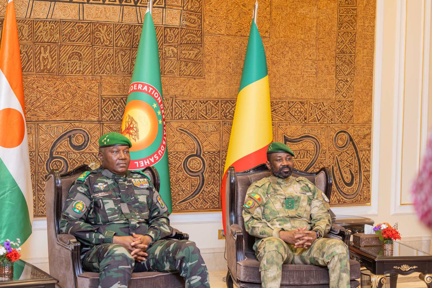 niger mali abdourahamane tiani et assimi goita reaffirment la dynamique de la confederation des etats du sahel