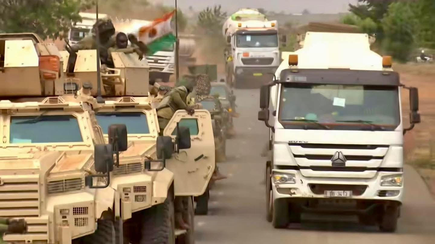 niger mali un convoi de 82 camions citernes reaffirme la solidarite et la souverainete au sein de laes