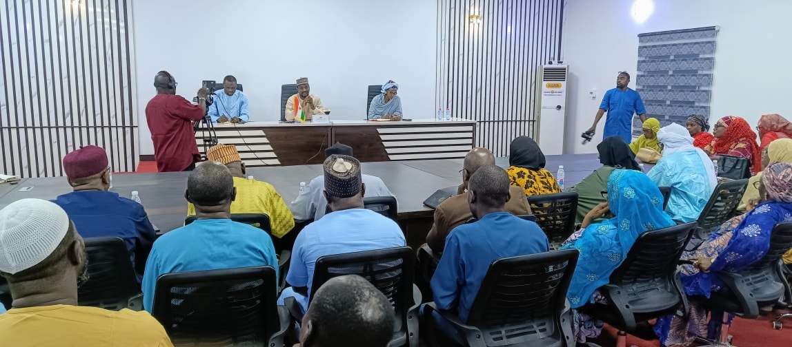 rencontre de prise de contact le ministre de la communication trace les bases dune collaboration efficace 2