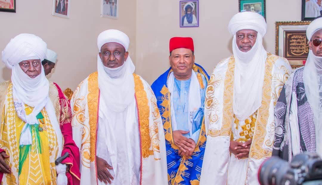 a say sa majeste alphaise seydou issa cisse devient mansah cisse ier dafrique 02