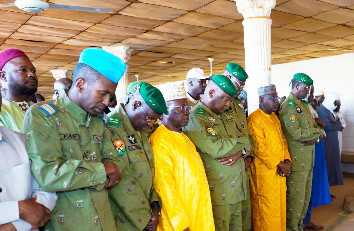niger hommage national au capitaine chaibou mali prefet de torodi tombe en service