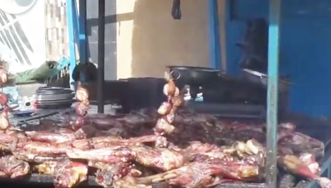 viande grillee a niamey un mets populaire au coeur des tensions economiques et sociales