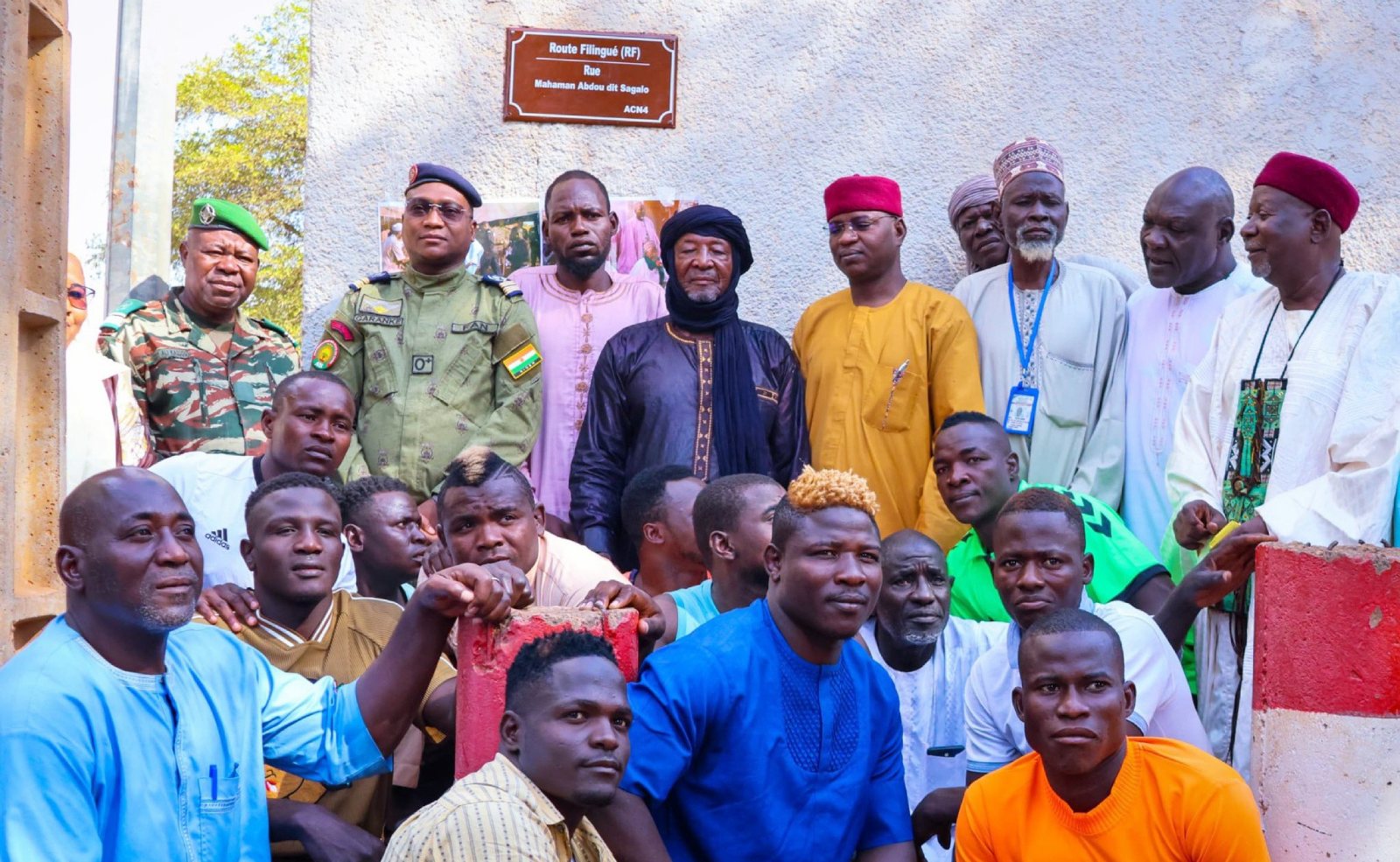 niamey la ville honore sagolo et dan kassawa lors du bapteme de deux nouvelles rues