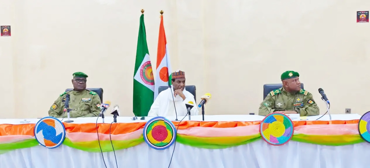 niger ali mahamane lamine zeine ouvre a tahoua la conference des cadres de ladministration territoriale sous le signe de la refondation