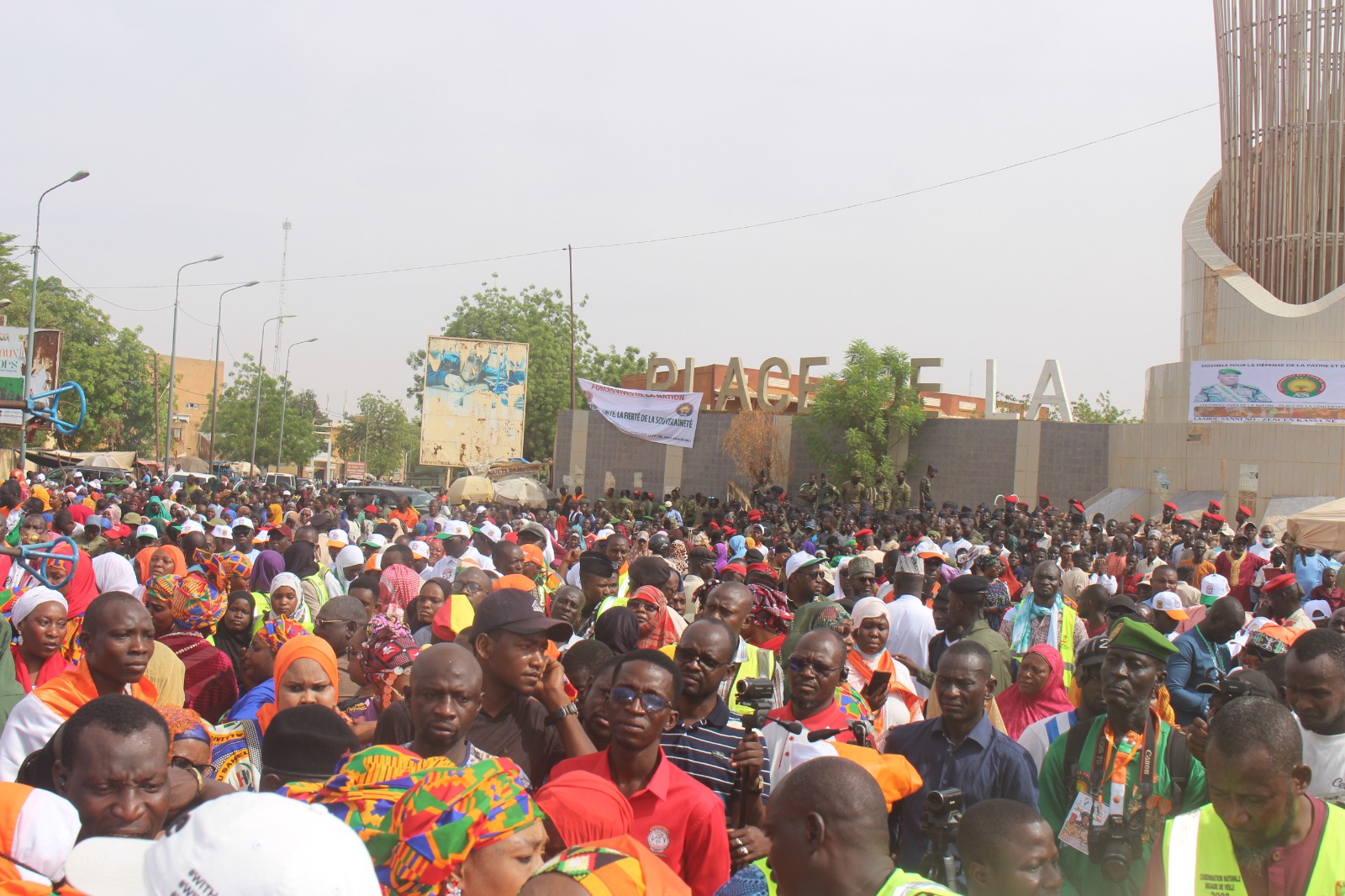 niger forte mobilisation a niamey contre la resolution du parlement europeen