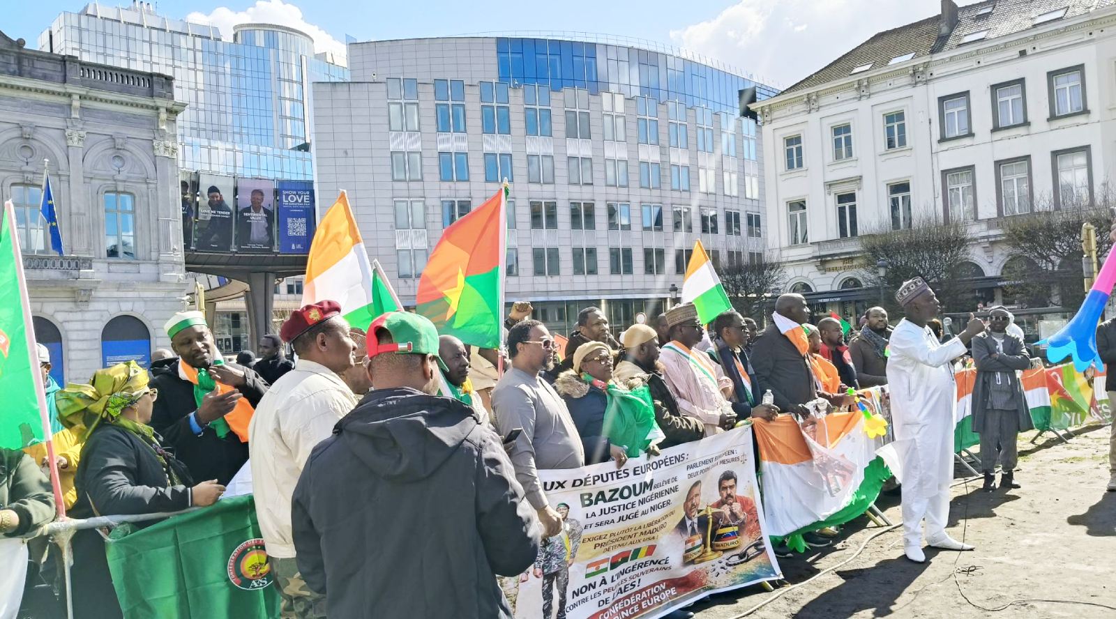 tahoua ouagadougou bruxelles des mobilisations denoncent la resolution europeenne sur mohamed bazoum